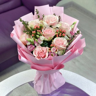 Букет из 7 розовых роз