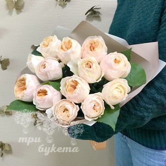 Пионовидные розы в крафте