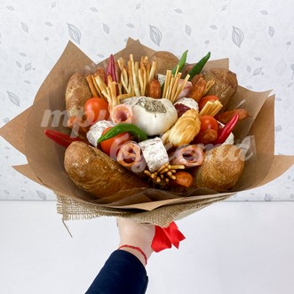 Букет из сыра и колбасы