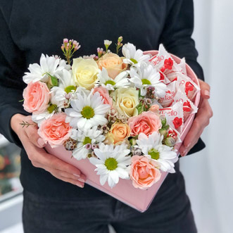 Комп. из роз и хризантем с Raffaello