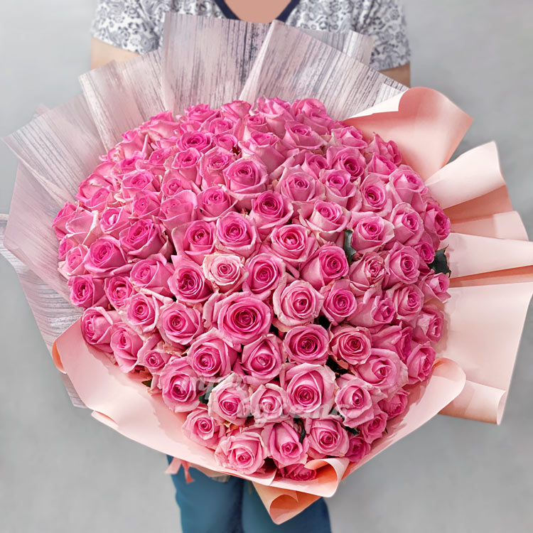 Букет из 101 розовой розы